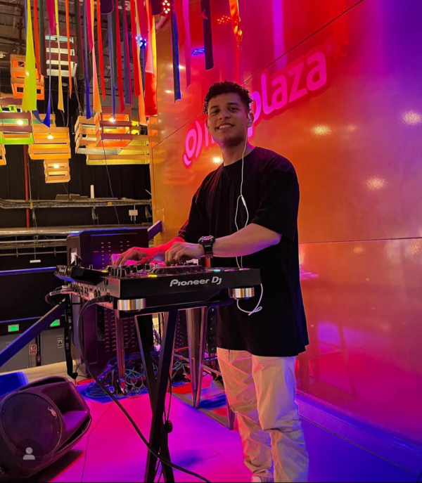 DJ ARYU