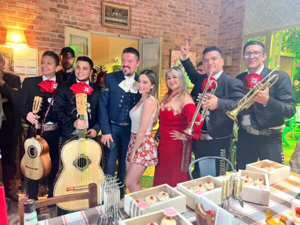 Mariachi Fiesta Mexicana de Jess Rosas
